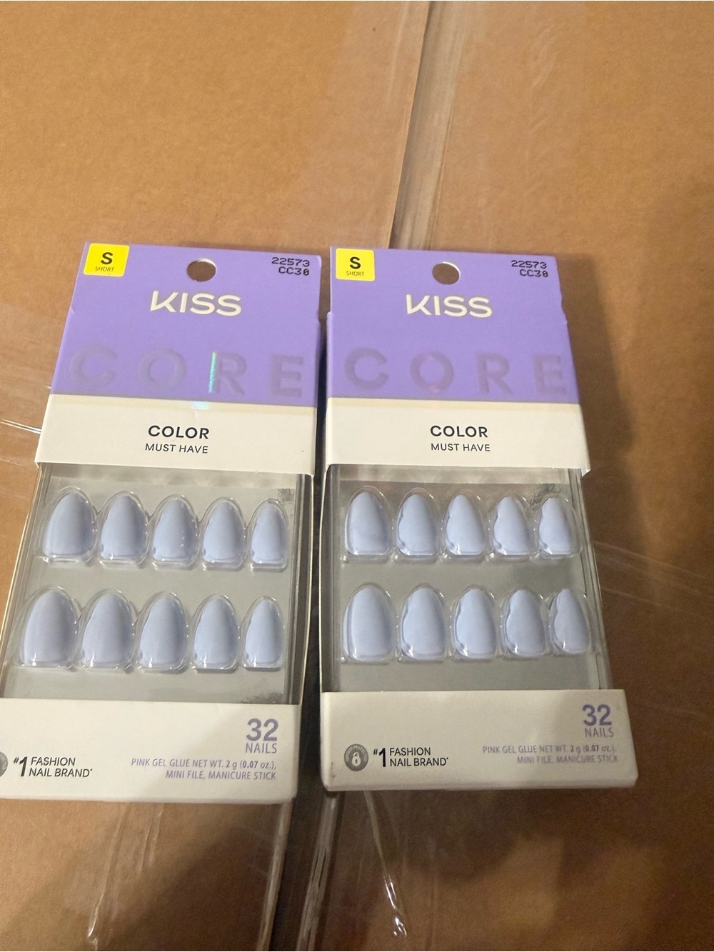 KISS CORE Color Press-On Nails Short – Set of 2